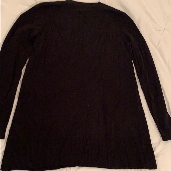 Black v-neck sweater - Picture 6 of 6